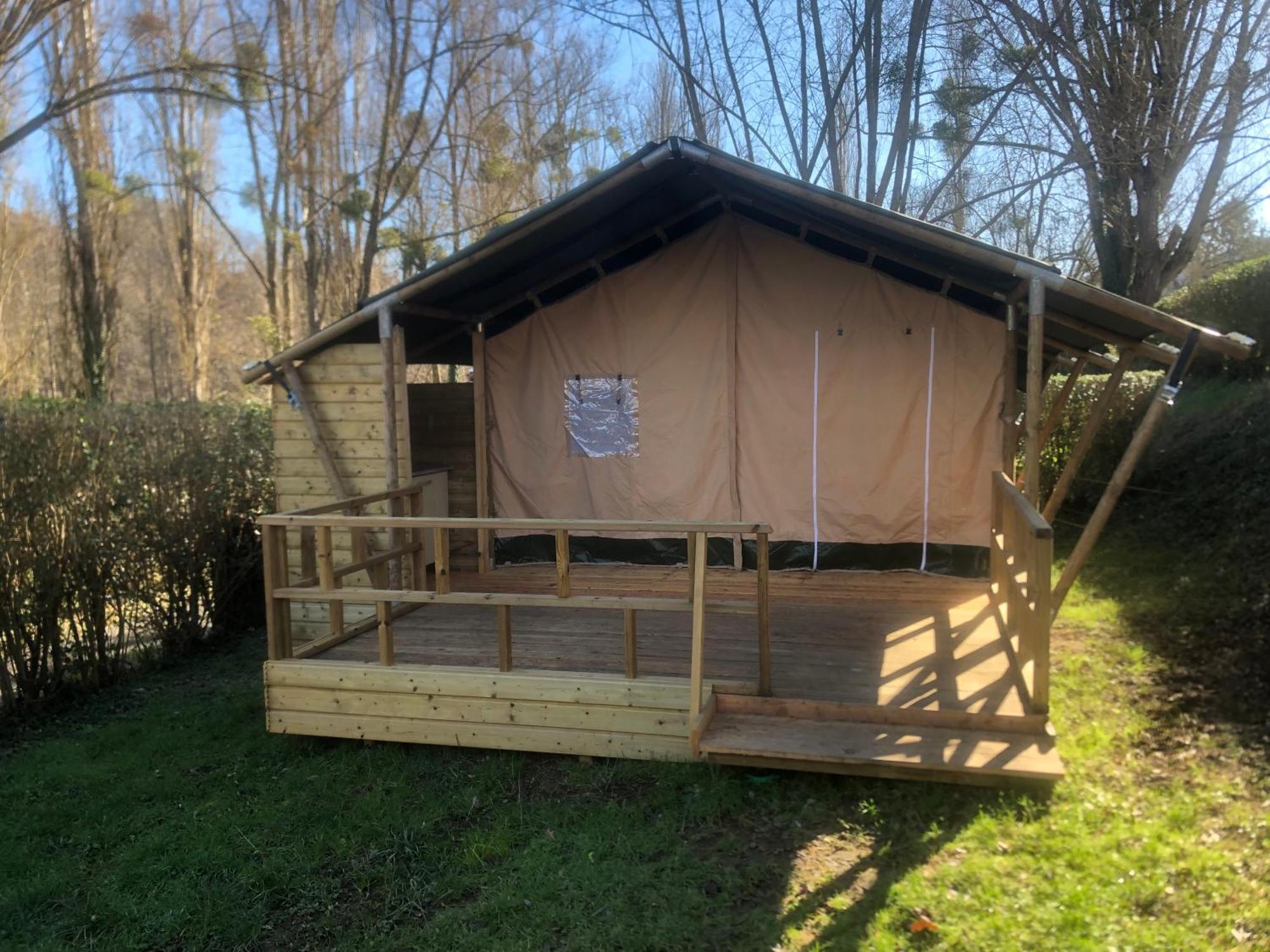 Camping Du Pont De St Gal Saint-Gal-sur-Sioule Exterior photo